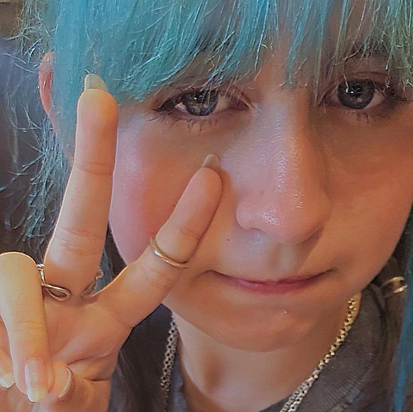 Meet your Posher, Amaris - Picture 1 of 1